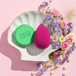Beautyblender Happily Blended After 2-Piece Blend & Cleanse Set Made in USA